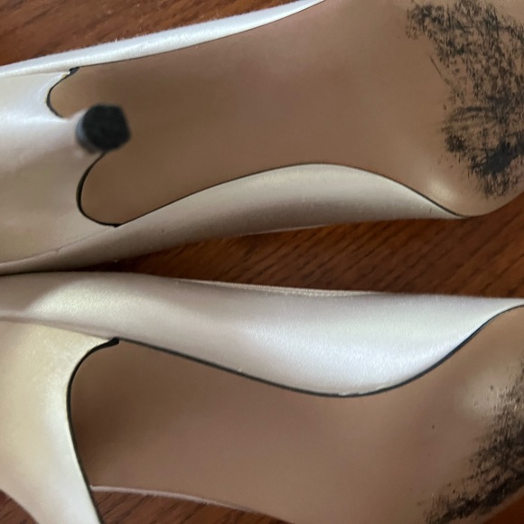 Marionat Vintage Ivory Satin heels with beading.  8 1/2 B width. - Picture 6 of 10